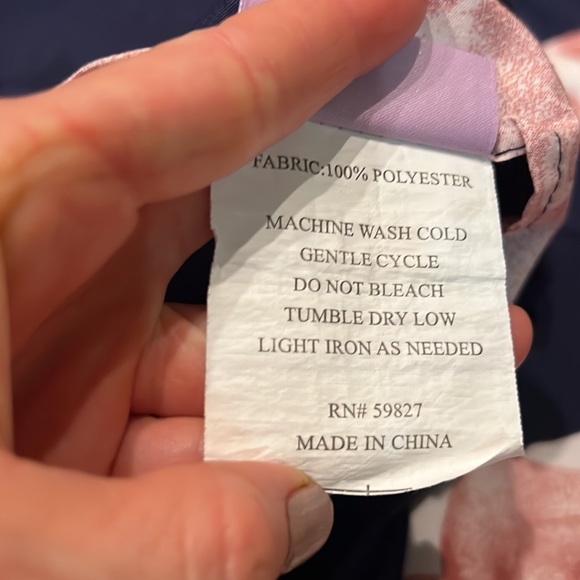 2 decorative pillows and 2 standard pillow cases 🌺🌸 - Picture 8 of 8